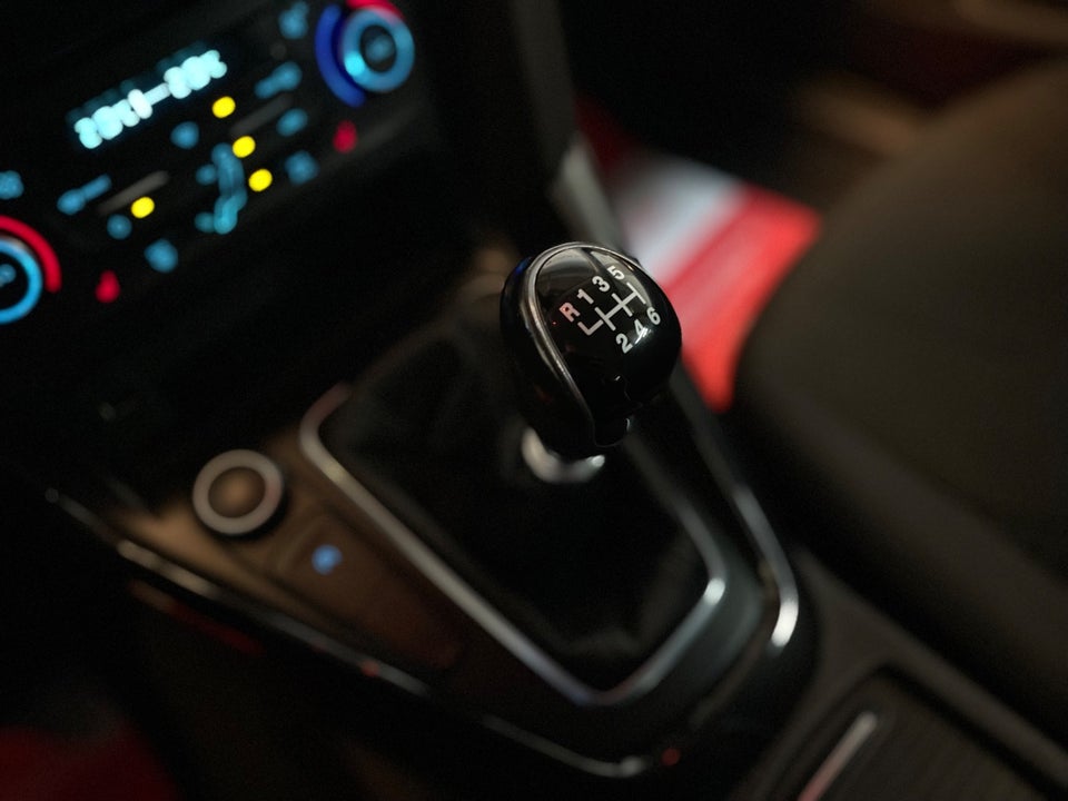 Ford Focus 1,0 SCTi 125 Business stc. 5d