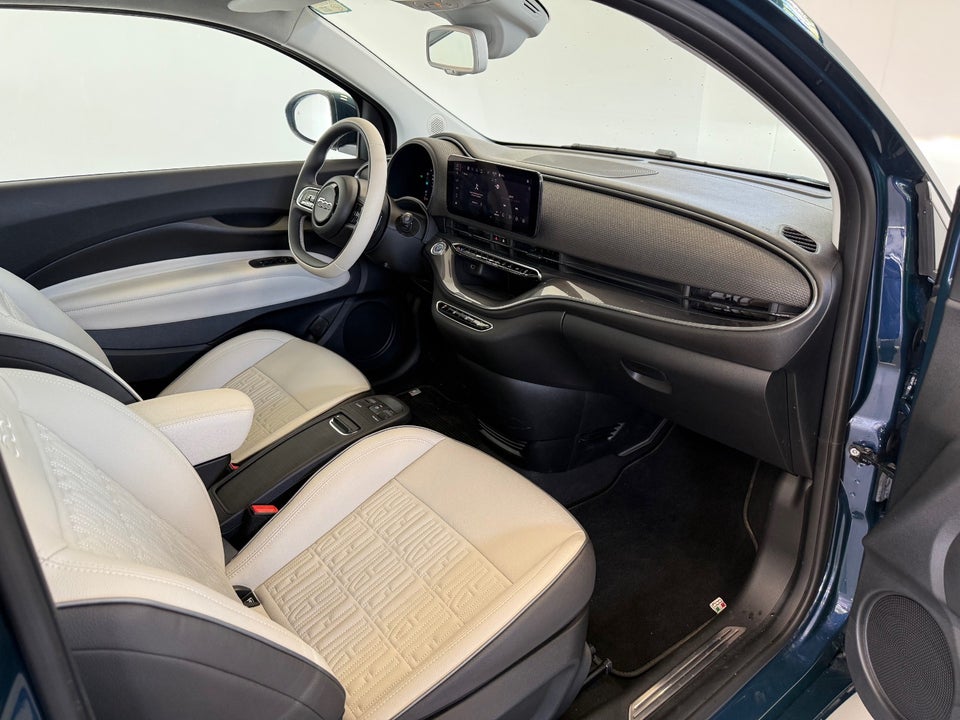 Fiat 500e 42 la Prima 3+1 4d