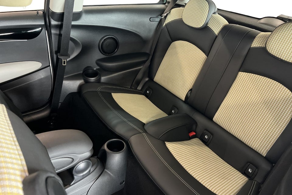 MINI Cooper SE Classic Trim 3d