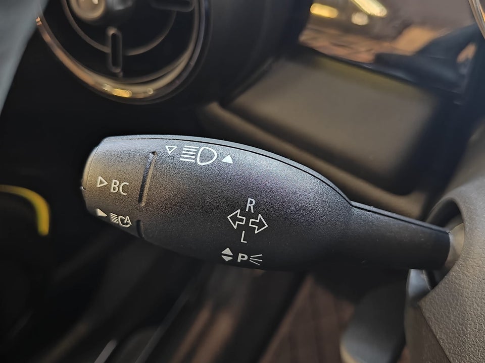 MINI Cooper SE Essential 3d