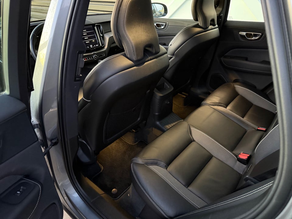 Volvo XC60 2,0 T8 390 R-Design aut. AWD 5d