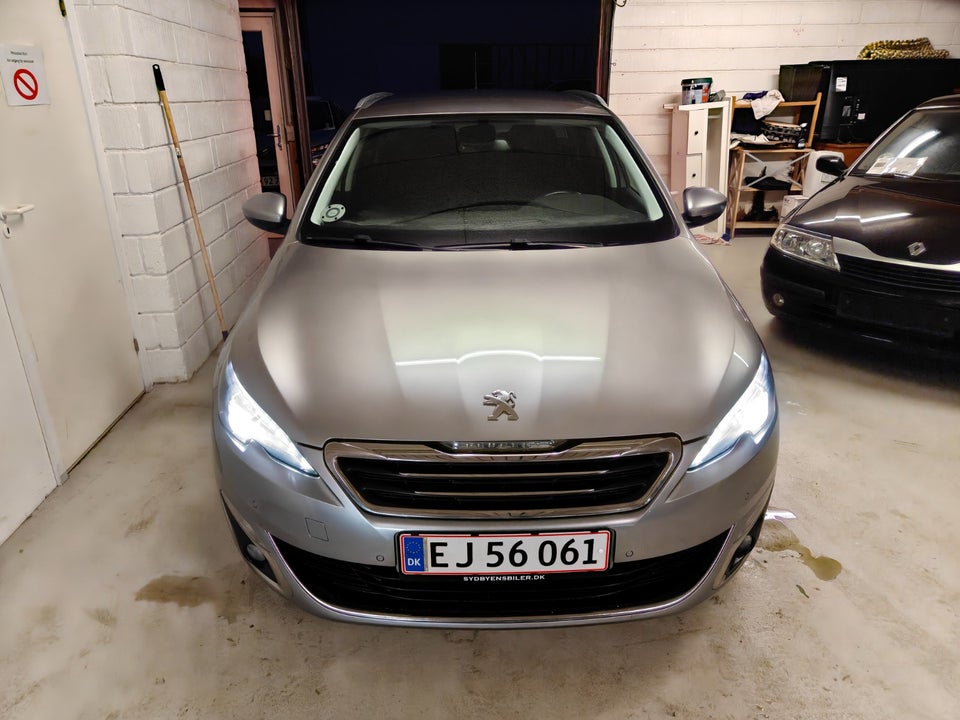 Peugeot 308 1,2 e-THP 130 Active SW 5d
