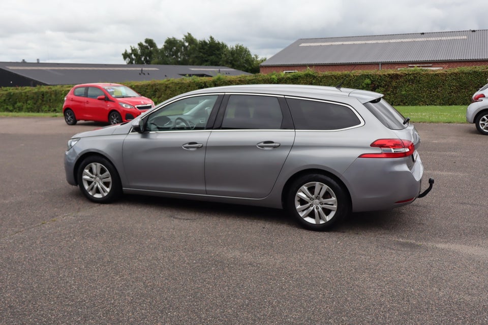 Peugeot 308 1,6 BlueHDi 120 Allure SW 5d