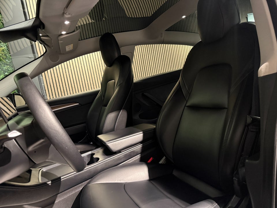 Tesla Model 3 RWD 4d