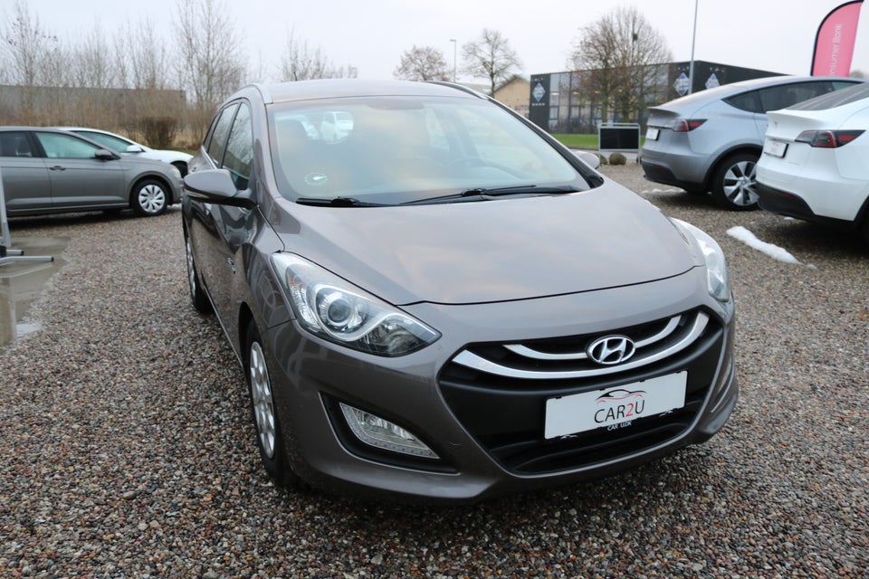 Hyundai i30 1,6 CRDi 110 Style CW Eco 5d