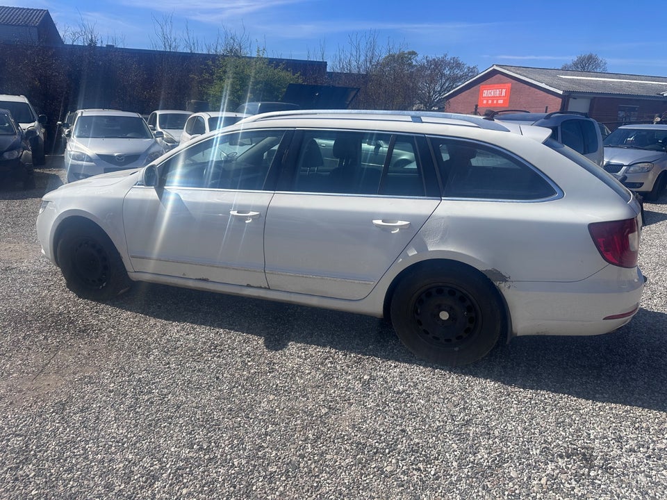 Skoda Superb 2,0 TDi 170 Ambition Combi DSG 5d