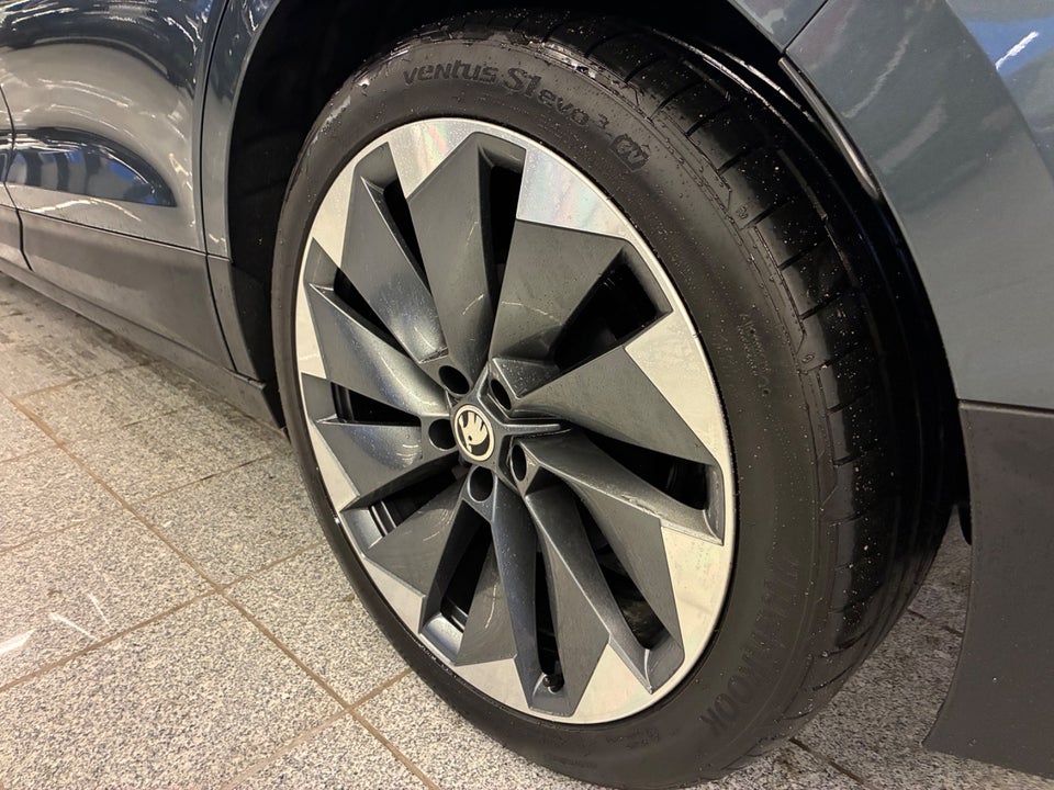 Skoda Enyaq 80 iV Suite 5d