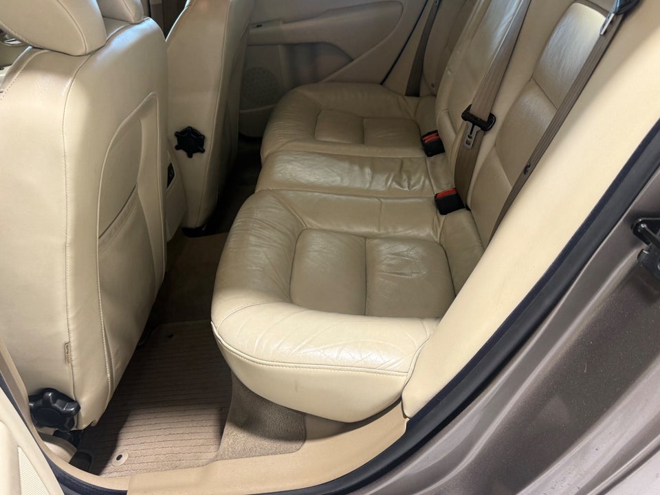 Volvo S80 2,5 T Momentum aut. 4d