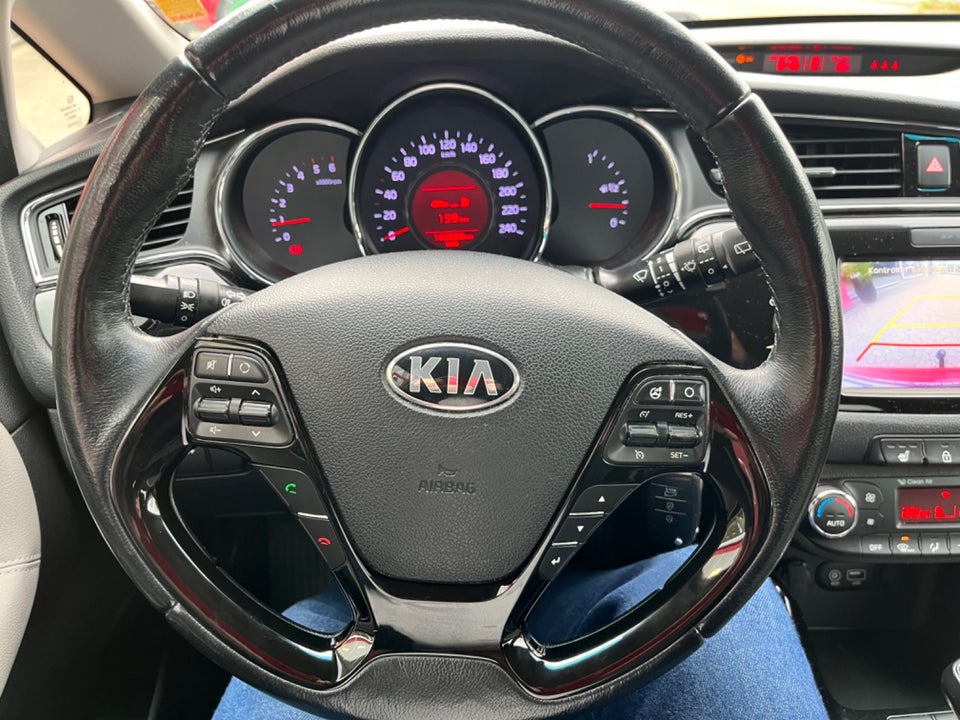 Kia Ceed 1,6 CRDi 136 Attraction SW 5d