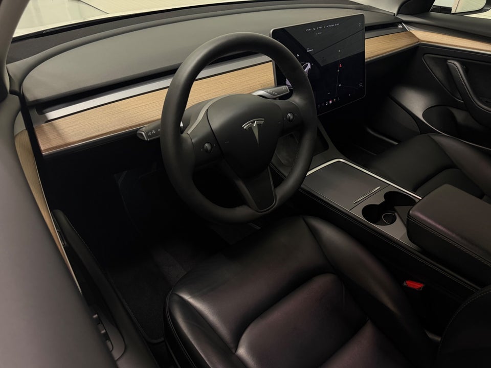 Tesla Model 3 Long Range AWD 4d