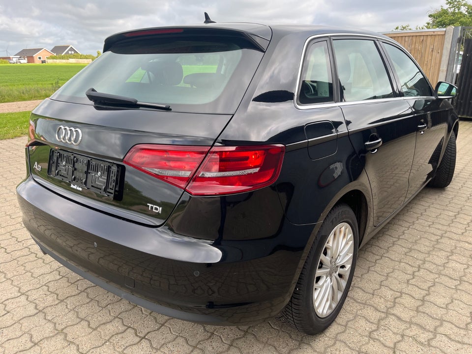 Audi A3 2,0 TDi 150 Ambiente Sportback 5d