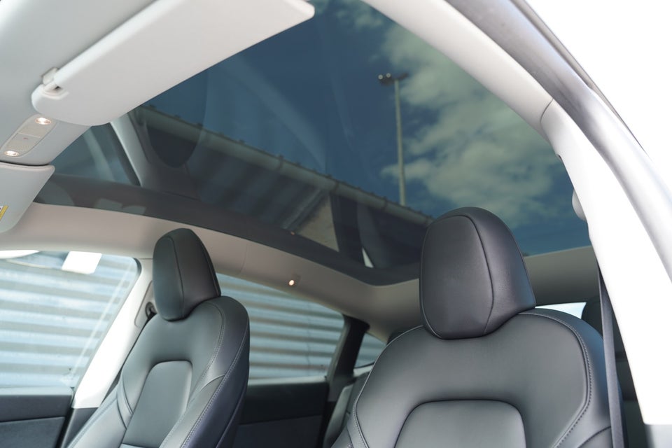 Tesla Model Y Long Range AWD 5d
