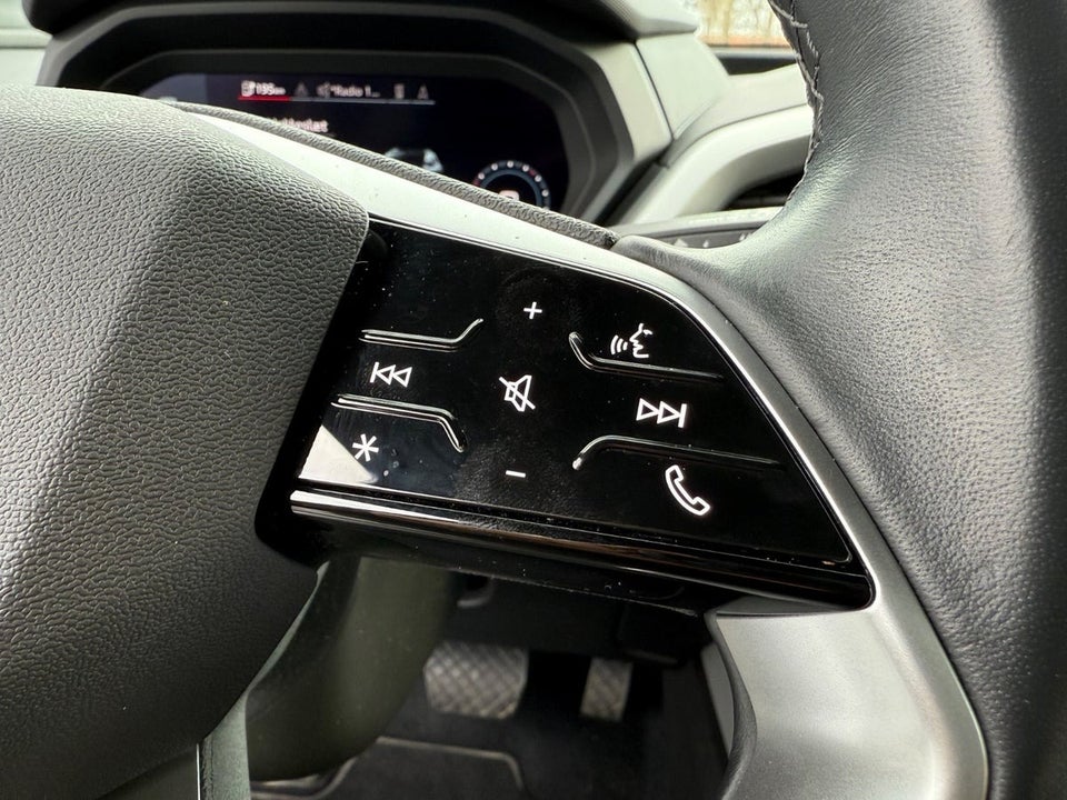 Audi Q4 e-tron 40  5d