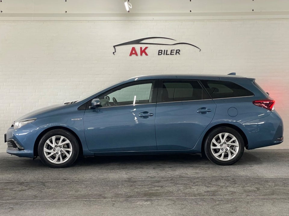 Toyota Auris 1,8 Hybrid H2 Comfort Touring Sports CVT 5d