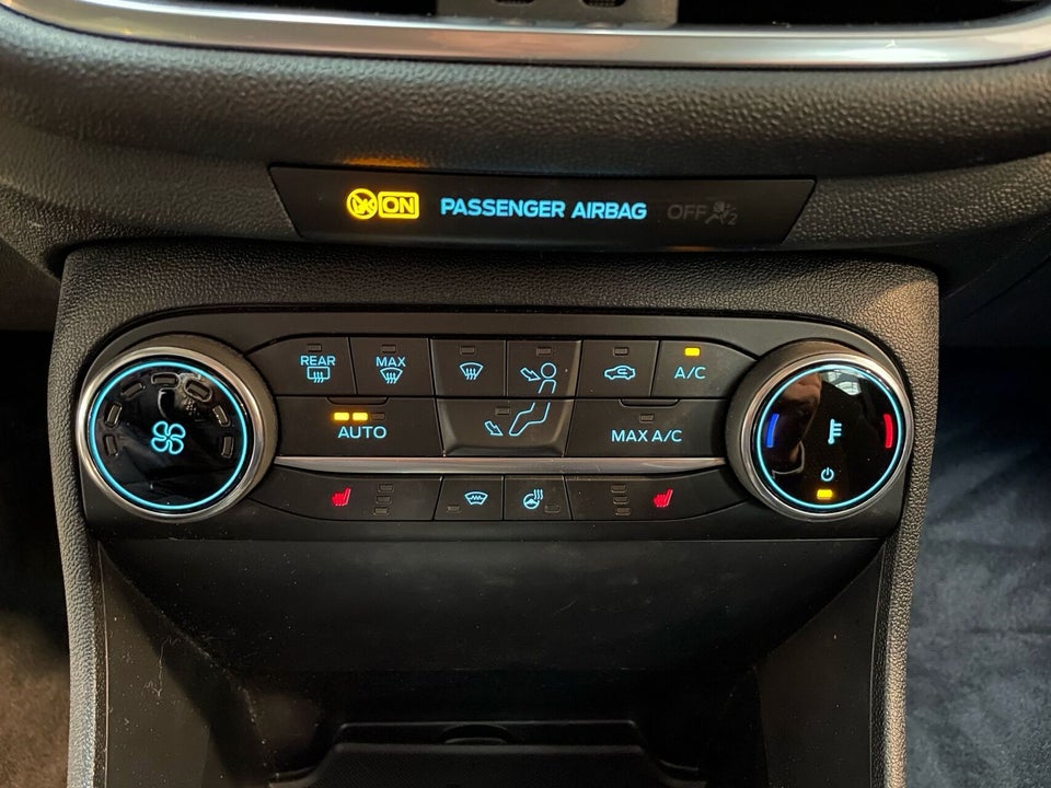 Ford Fiesta 1,0 EcoBoost mHEV Titanium 5d