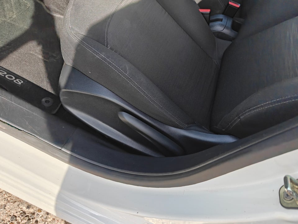 Peugeot 208 1,0 VTi Access Air 5d