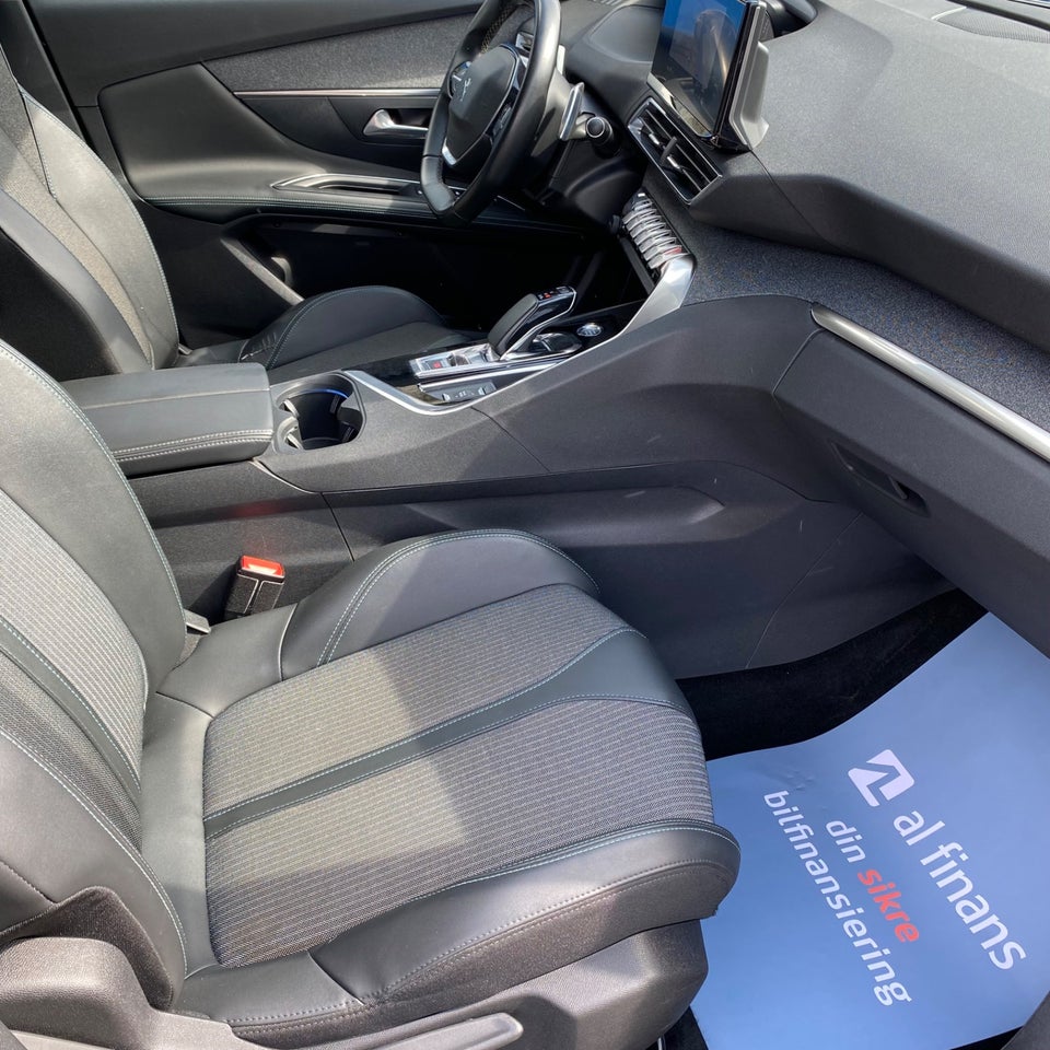 Peugeot 3008 1,6 Hybrid Allure EAT8 5d