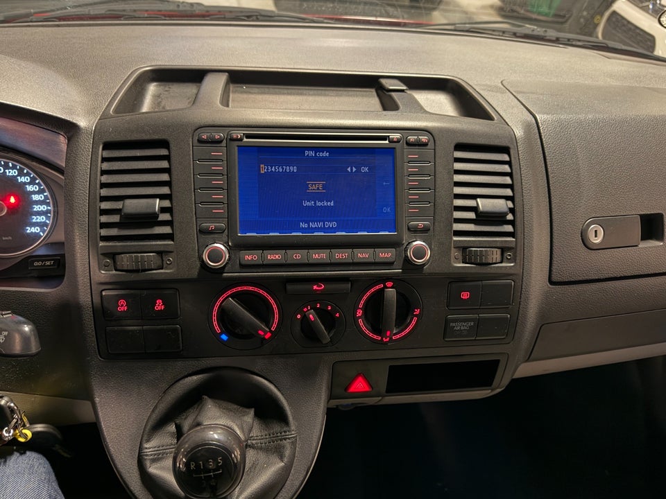 VW Transporter 2,0 TDi 114 Kassevogn kort 4d