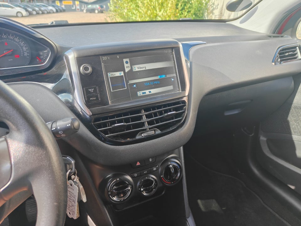 Peugeot 208 1,2 VTi Urban 5d