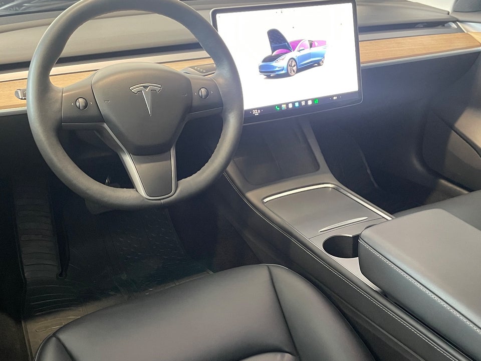 Tesla Model 3 RWD 4d