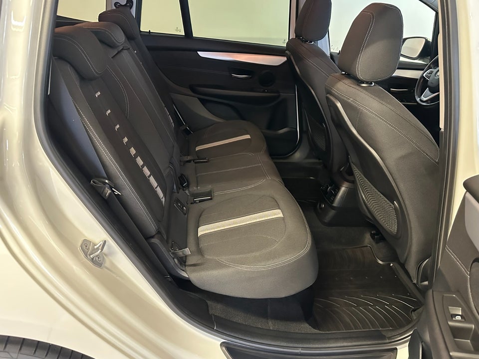 BMW 220i 2,0 Active Tourer Advantage aut. 5d