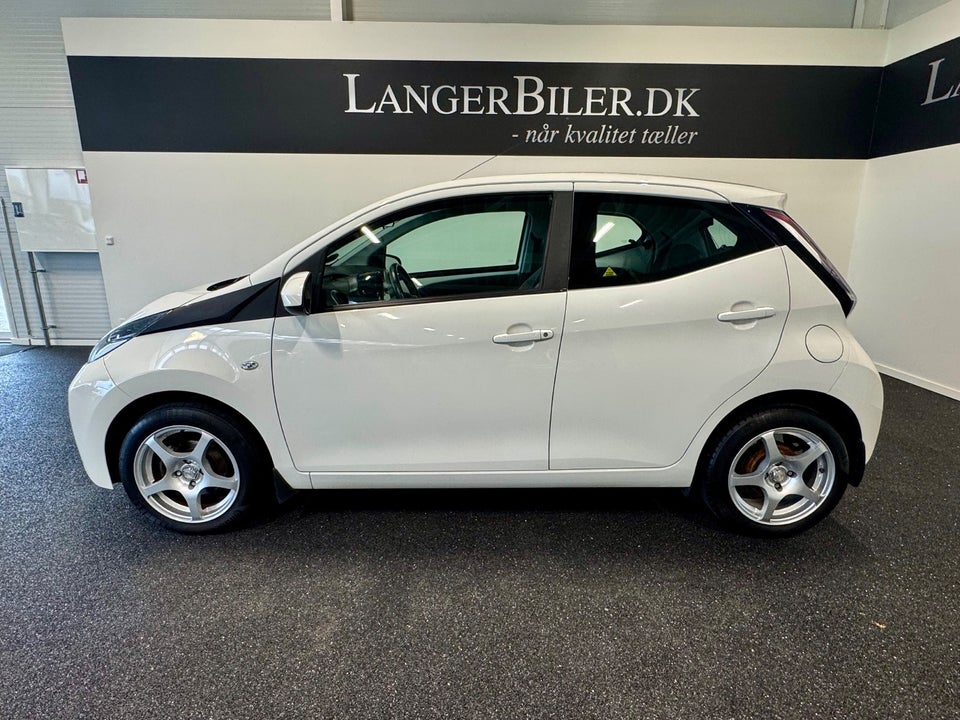Toyota Aygo 1,0 VVT-i x-press 5d