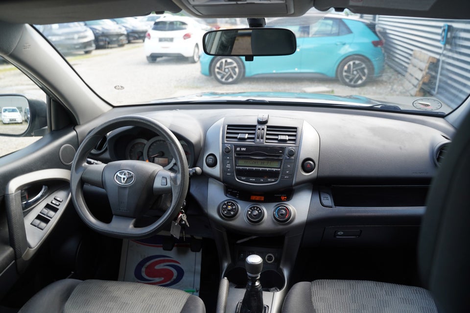 Toyota RAV4 2,2 D-4D 150 T2 4x4 Van 5d