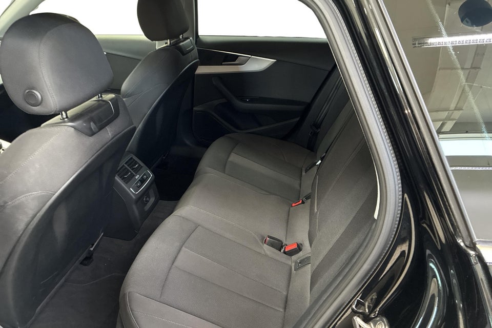 Audi A4 40 TFSi Prestige plus Avant S-tr. 5d