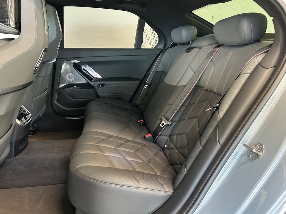 BMW i7 xDrive60 M-Sport 4d