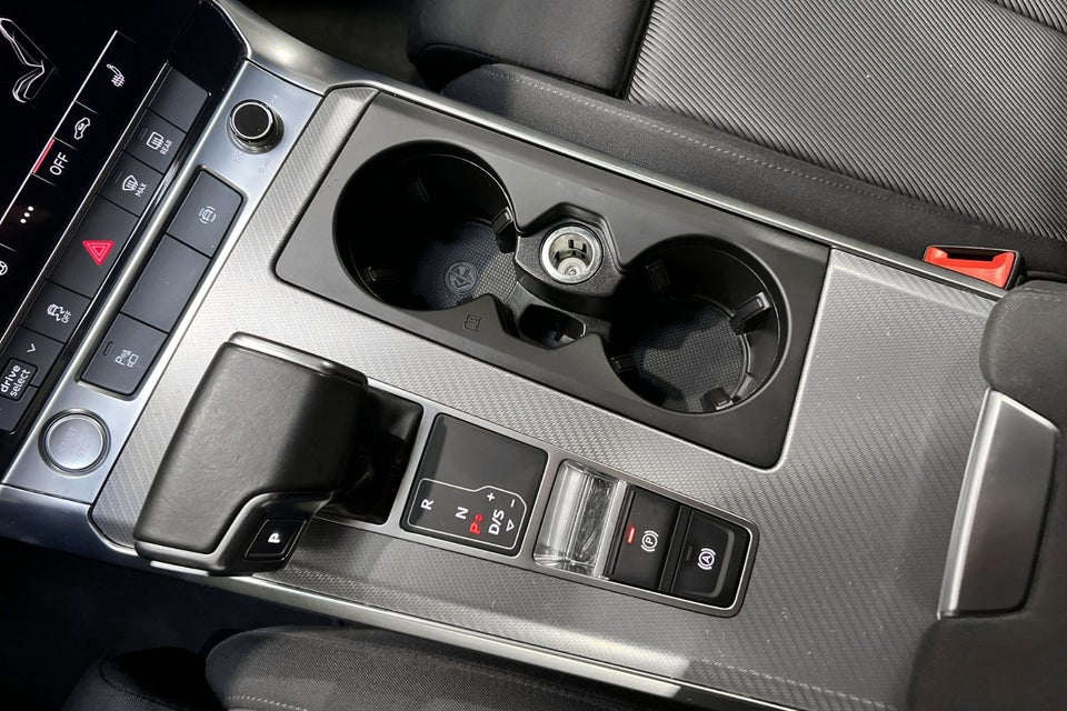 Audi A6 50 TFSi e Sport quattro S-tr. 4d