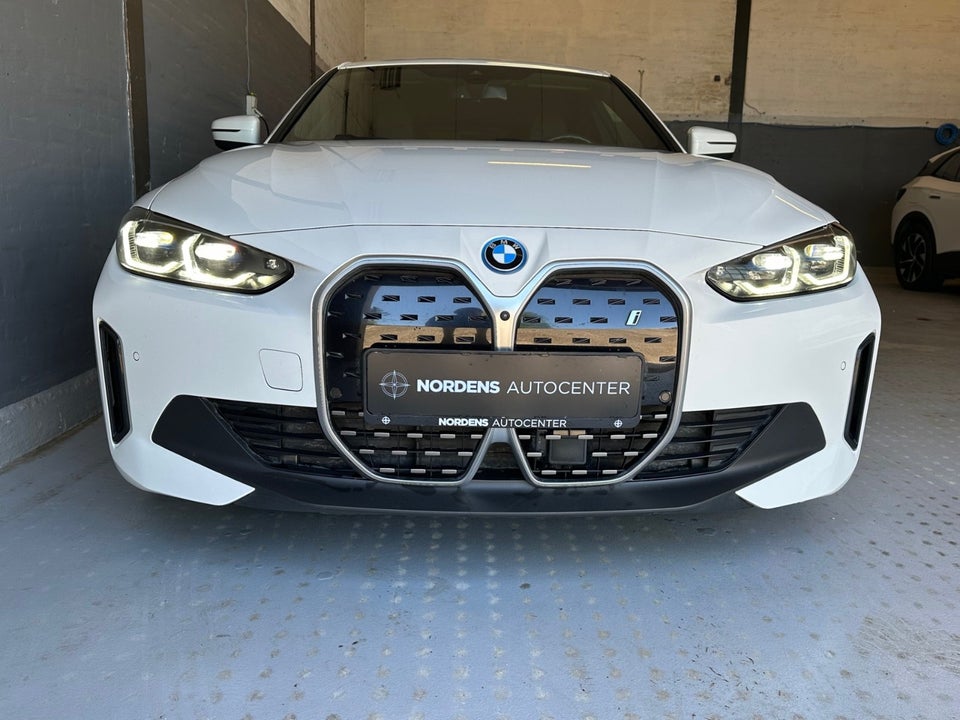 BMW i4 eDrive40 Charged 5d