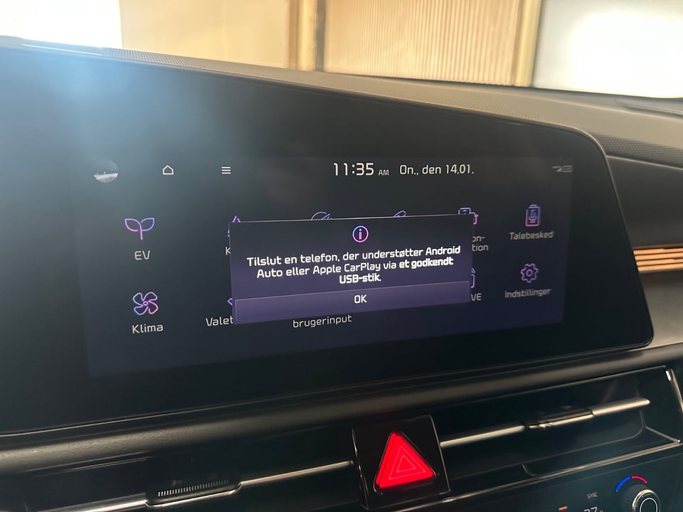 Kia Niro 64 EV Premium 5d