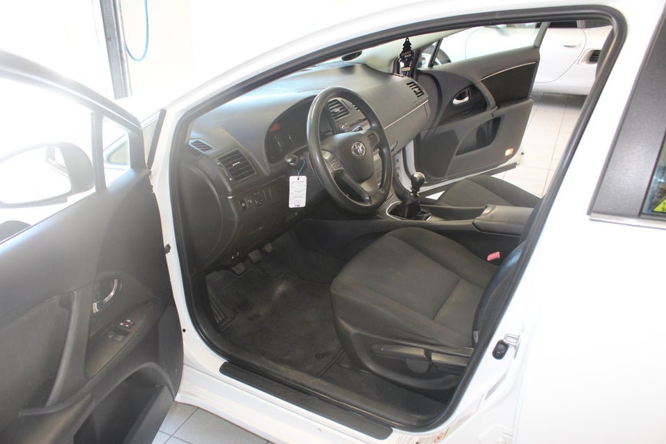 Toyota Avensis 1,6 VVT-i T2 4d