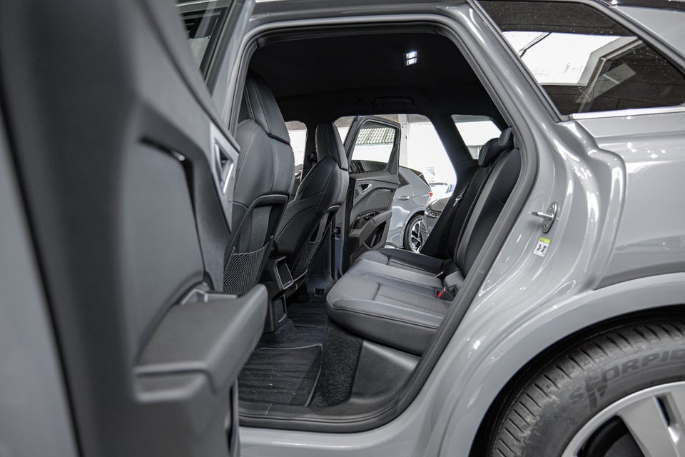 Audi Q4 e-tron 40 S-line 5d