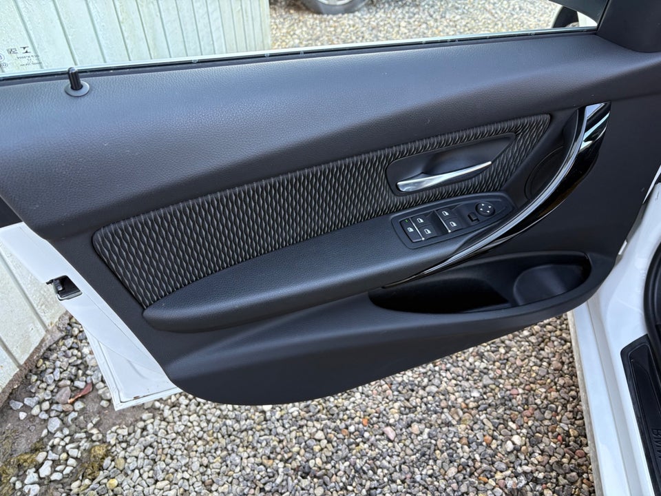 BMW 320d 2,0 aut. 4d