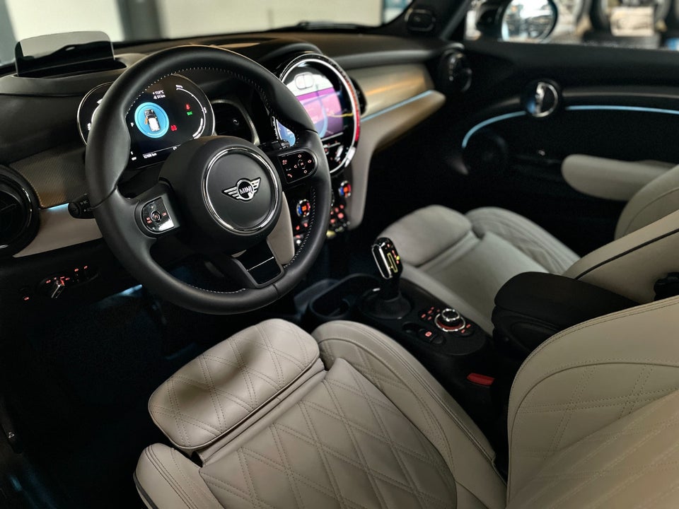 MINI Cooper SE Maximise 3d