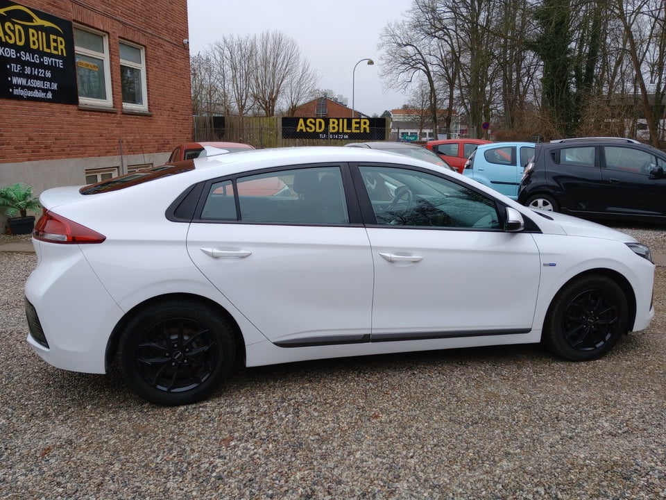 Hyundai Ioniq 1,6 HEV Trend DCT 5d