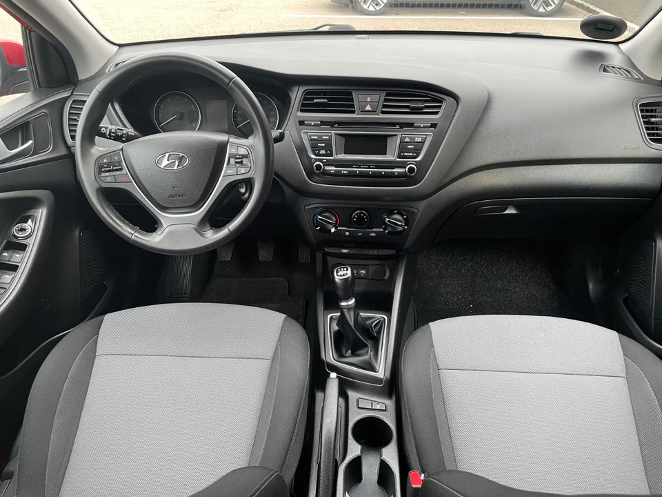 Hyundai i20 1,25 Passion 5d