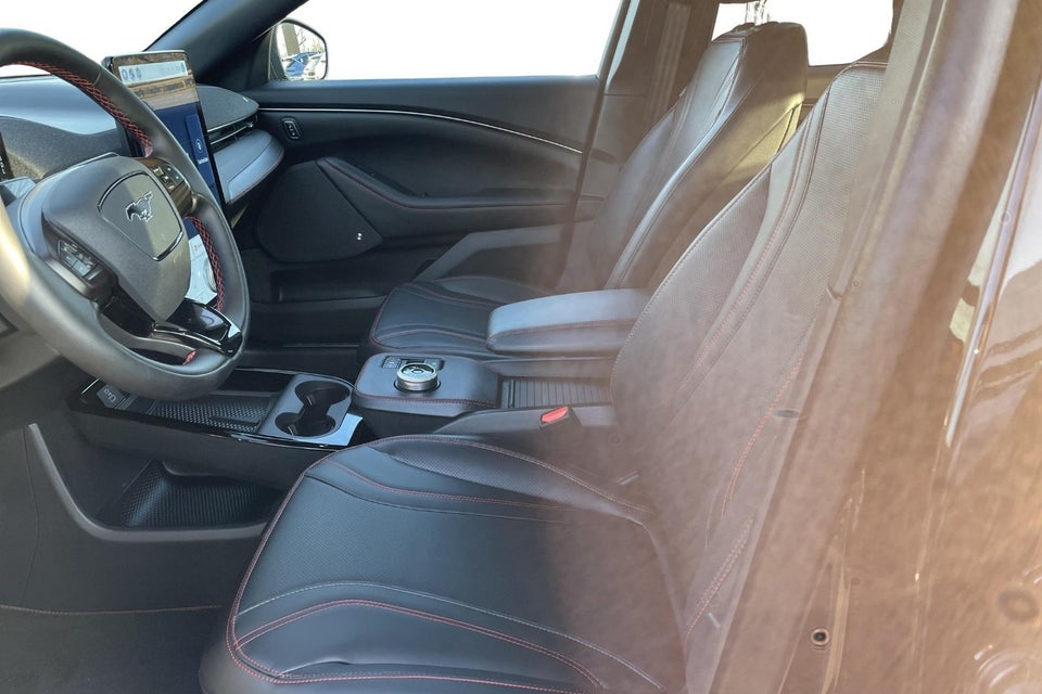 Ford Mustang Mach-E 91 Premium Extended Range AWD 5d