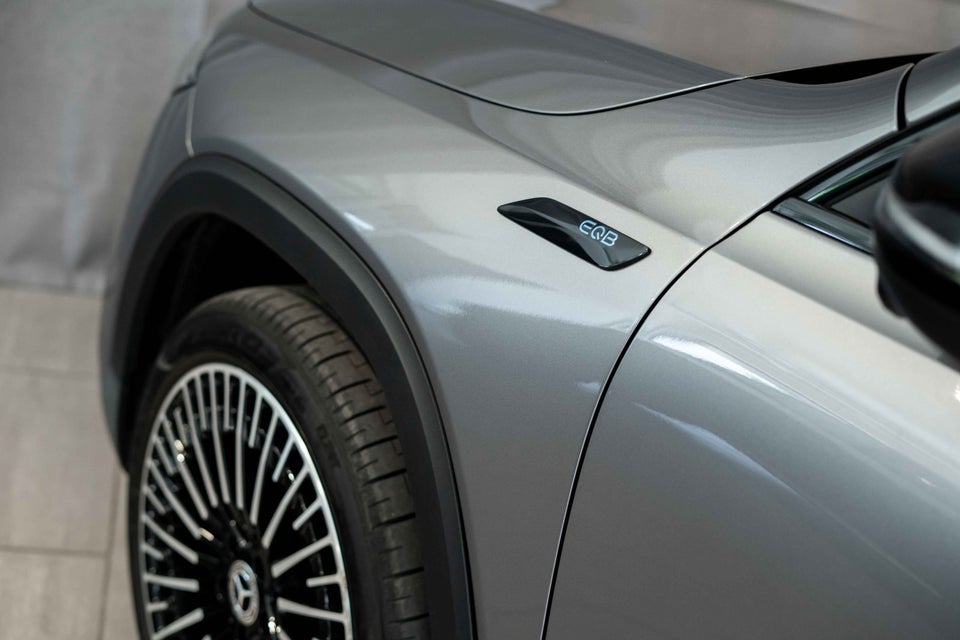 Mercedes EQB350 AMG Line 4Matic 7prs 5d