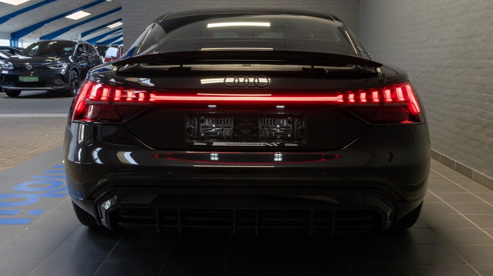 Audi e-tron GT quattro 4d