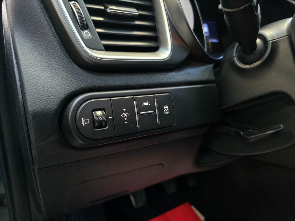 Kia Ceed 1,6 CRDi 136 Attraction SW 5d