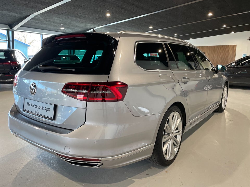 VW Passat 2,0 TDi 150 Highline R-line Variant DSG 5d