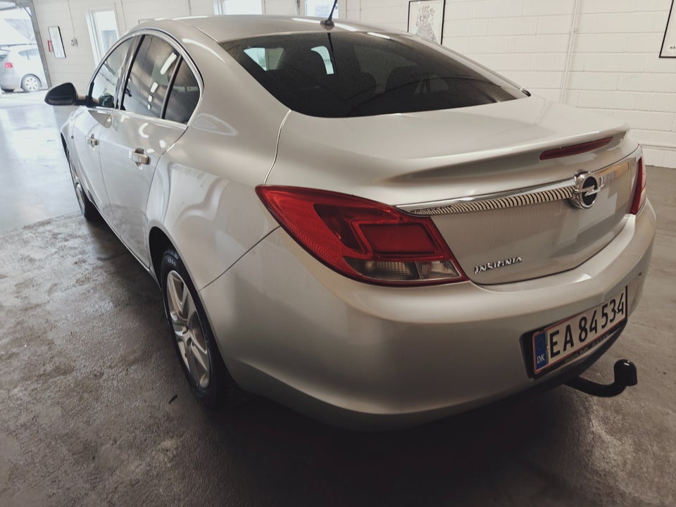 Opel Insignia 1,8 Edition 5d