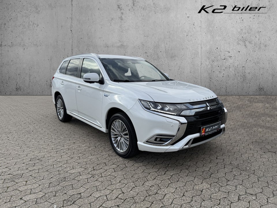 Mitsubishi Outlander 2,4 PHEV Instyle CVT 4WD 5d