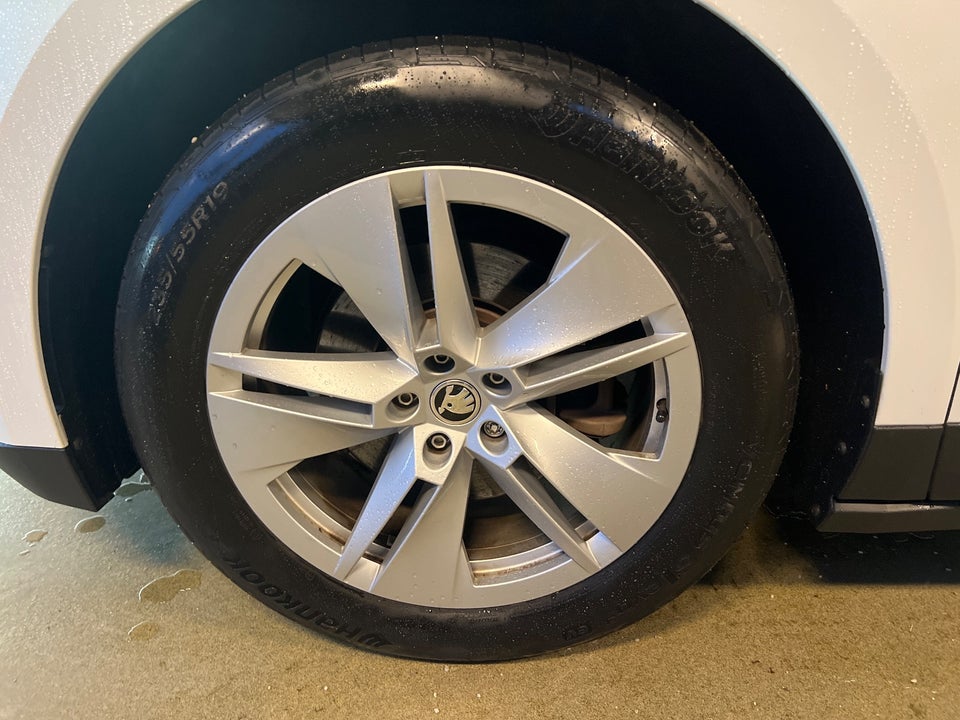 Skoda Enyaq 60 iV Loft 5d