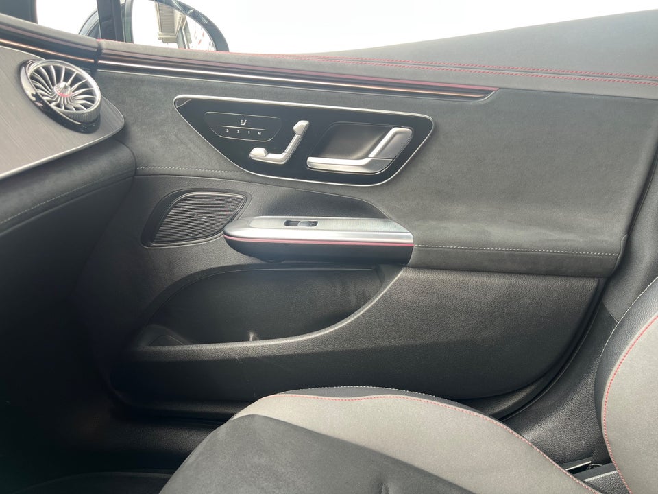 Mercedes EQE300 AMG Line 4d