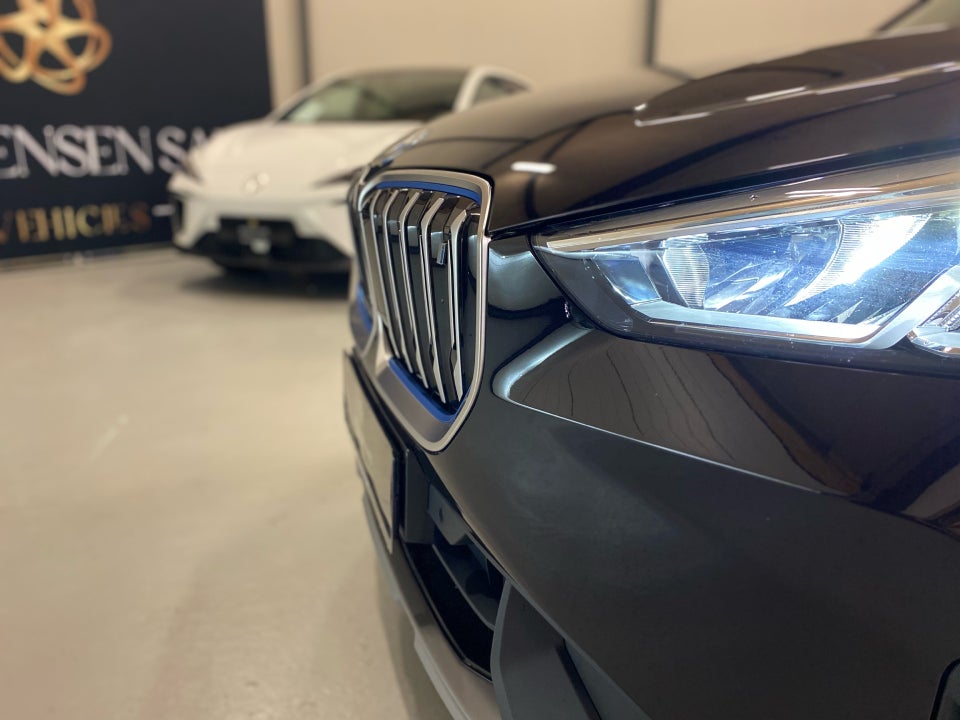 BMW iX1 xDrive30 5d