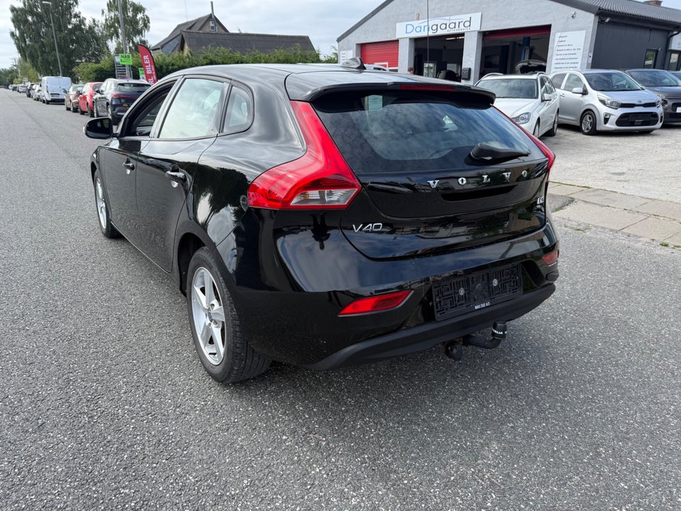 Volvo V40 1,6 D2 115 Momentum aut. 5d