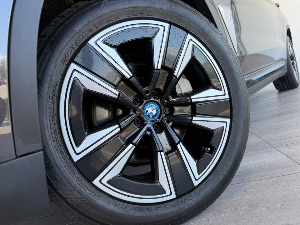 BMW iX3 Charged 5d